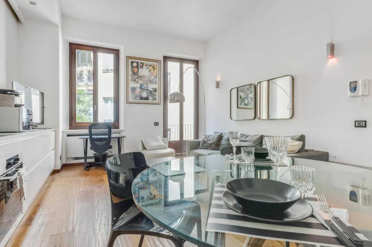 Easylife - Wonderful & Stylish House In The Center Apartment Milan